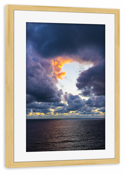 Poster mit Rahmen kiefer "Dramatische Wolken" artboxONE - Natur,Reise,Reise / Strand und Meer