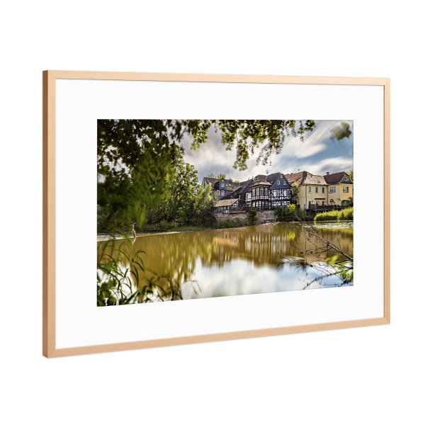 Poster mit Rahmen Kupfer "Die Lahn bei Marburg" artboxONE - Architektur - Marburg,Lahn,Hessen,Fluss,Wehr,Fachwerkhaus,Mühle,Historisch,Spiegelung