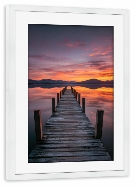Poster mit Rahmen weiß "Steg am See im Sonnenuntergang" artboxONE - Natur,Reise,Reise / Strand und Meer