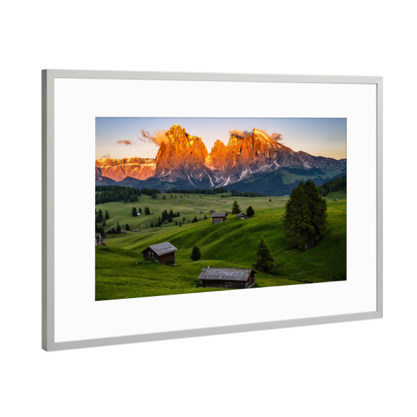 Poster mit Rahmen Silber "Alpenglühen in Südtirol" artboxONE - Reise,Buchstaben / S