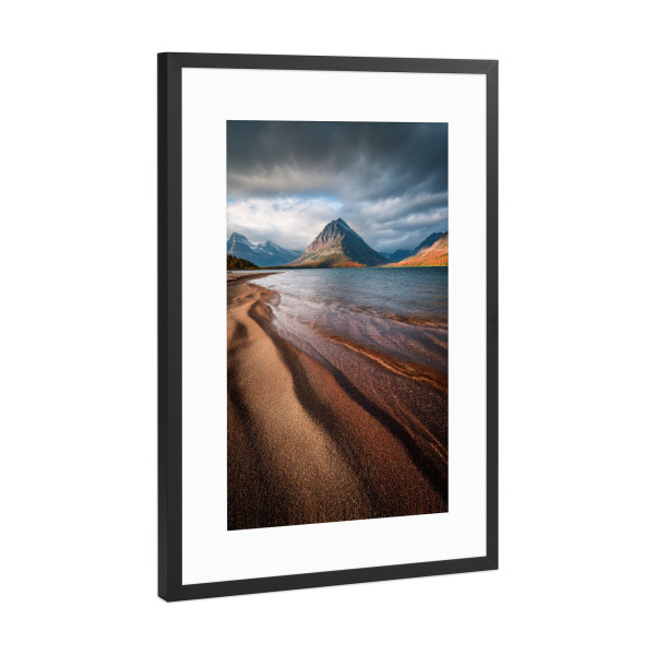 Poster mit Rahmen Schwarz (Metallic) "Mystischer Bergsee" artboxONE - Natur