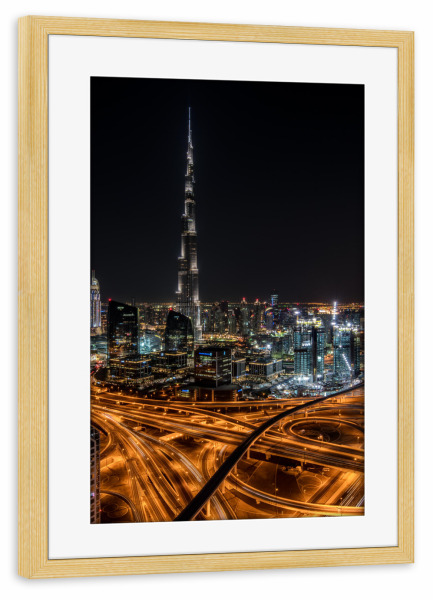 Poster mit Rahmen kiefer "Dubai's Skyline bei Nacht" artboxONE - Städte,Architektur,Städte / Dubai