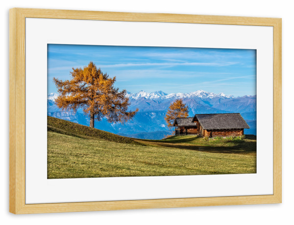 Poster mit Rahmen kiefer "Hüttenromantik Seiser Alm" artboxONE - Natur,Reise,Architektur