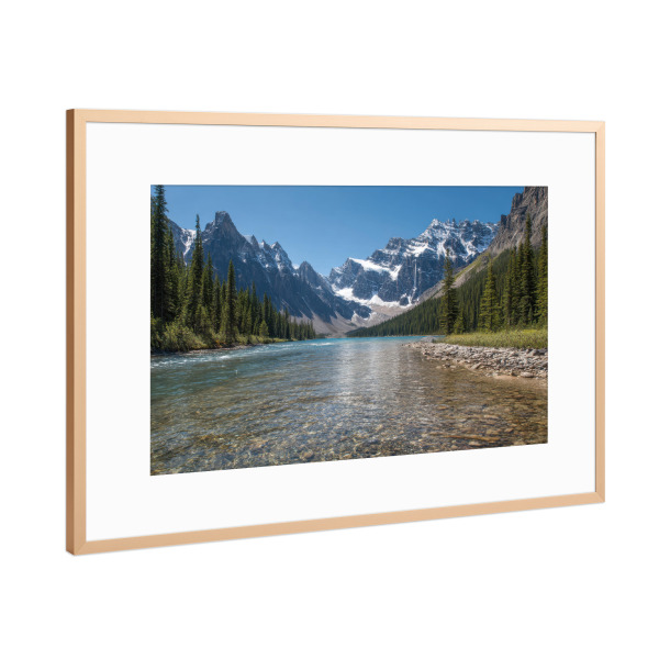 Poster mit Rahmen Kupfer "Panorama See & Berge" artboxONE - Natur - See,Berge,Landschaft,Natur,Wasser,Alpen,Wildnis,Wandern,Aussicht,Ufer,Nationalpark