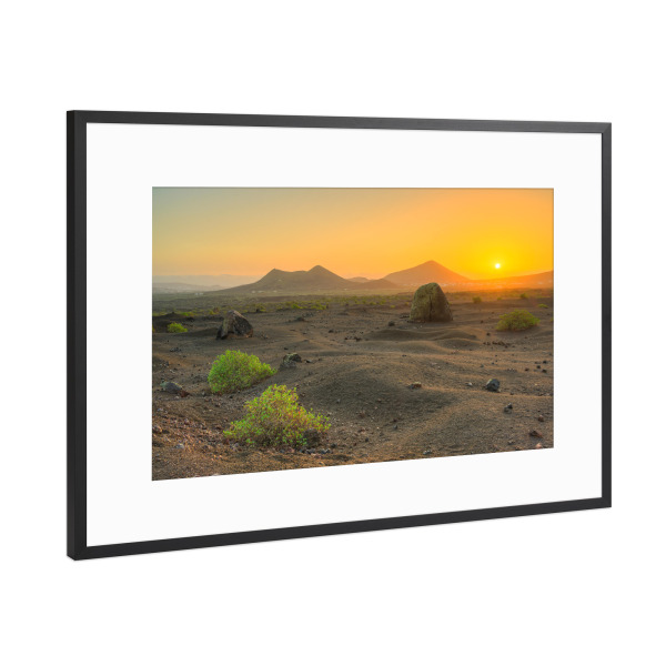 Poster mit Rahmen Schwarz (Metallic) "Sonnenaufgang auf Lanzarote" artboxONE - Natur,Reise,Reise / Länder