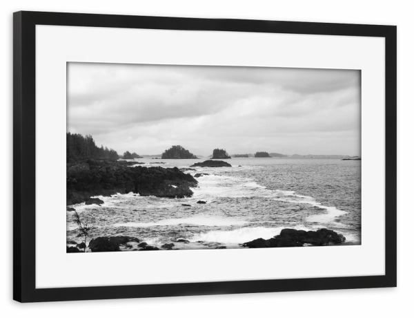 Poster mit Rahmen schwarz "Vancouver Island Coast" artboxONE - Natur,Reise,Schwarzweiß,Reise / Strand und Meer,Reise / Länder