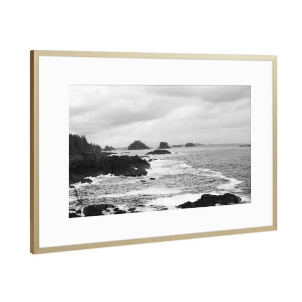 Poster mit Rahmen Gold "Vancouver Island Coast" artboxONE - Natur,Reise,Schwarzweiß,Reise / Strand und Meer,Reise / Länder