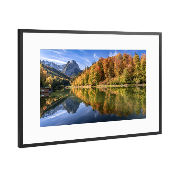 Poster mit Rahmen Schwarz (Metallic) "Herbst am Riessersee in Bayern" artboxONE - Natur,Reise,Reise / Länder,Buchstaben / R