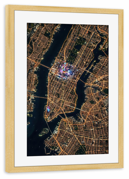 Poster mit Rahmen kiefer "New York bei Nacht" artboxONE - Städte / New York,Kartografie