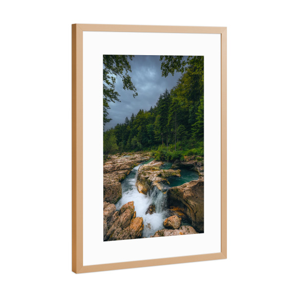Poster mit Rahmen Kupfer "Mostnica-Schlucht Slowenien" artboxONE - Natur,Reise - Schlucht,Wasserfall,Bach,Natur,Landschaft,Slowenien,Wandern,Wald
