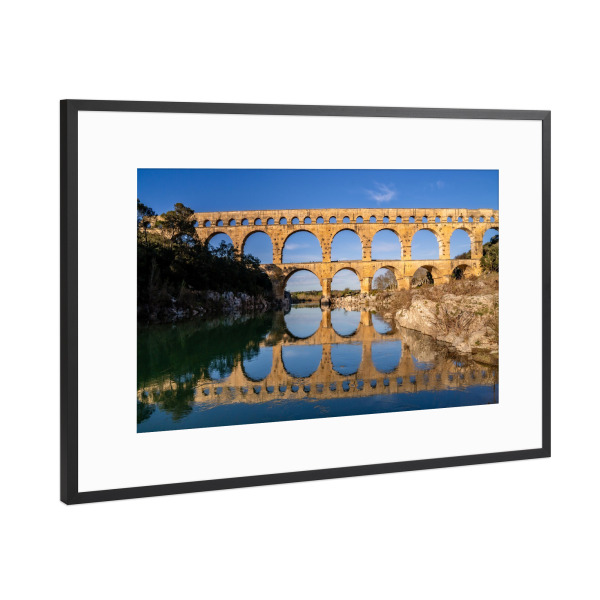 Poster mit Rahmen Schwarz (Metallic) "Pont du Gard Südfrankreich" artboxONE - Natur,Reise,Architektur