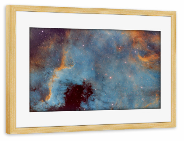 Poster mit Rahmen kiefer "Nordamerikanebel in Ha" artboxONE - Natur,Galaxy - Ngc 7000,Nordamerikanebel,Weltall,Weltraum,Universum,Sterne,Nebel,Ha