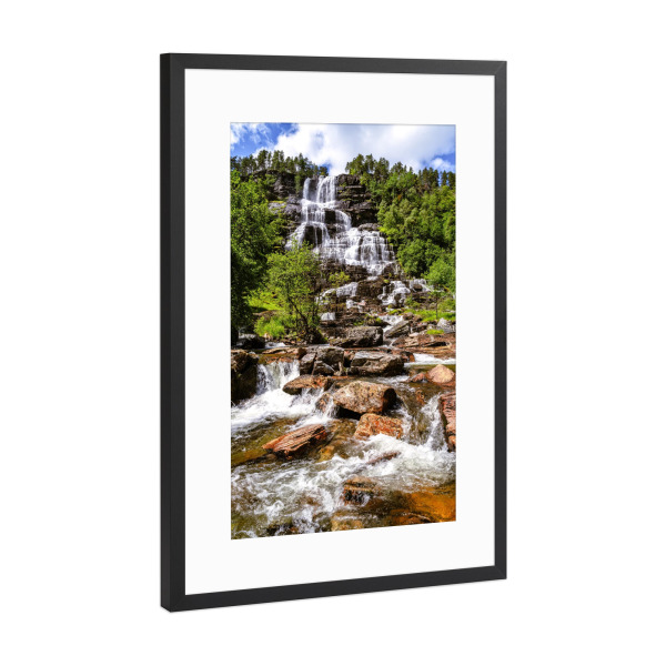 Poster mit Rahmen Schwarz (Metallic) "Tvindefossen Norwegen" artboxONE - Natur,Reise,Reise / Länder,Buchstaben / W