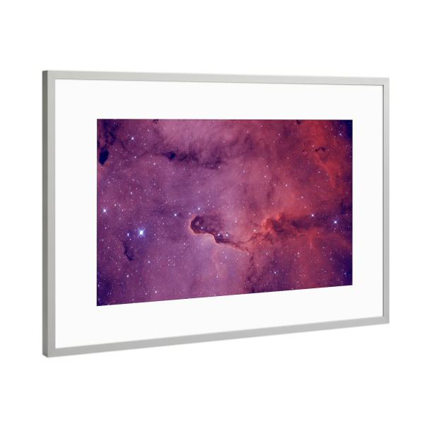 Poster mit Rahmen Silber "IC 1396 in BI Color" artboxONE - Natur,Galaxy - Elefantenrüsselnelen,Ic 1396,Weltall,Weltraum,Universum,Sterne