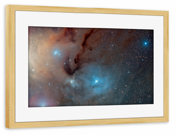 Poster mit Rahmen kiefer "Rho Ophiuchi Wolke" artboxONE - Natur,Galaxy