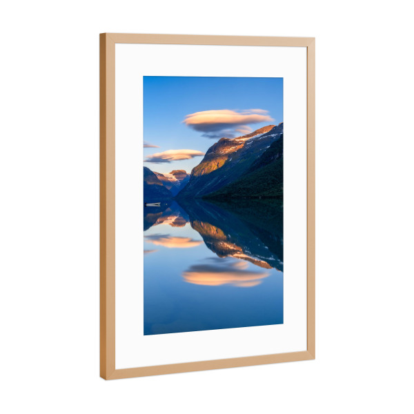 Poster mit Rahmen Kupfer "Sonnenuntergang am Lovatnetsee" artboxONE - Natur,Reise,Reise / Länder