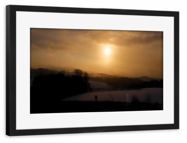 Poster mit Rahmen schwarz "Winter im Sonnenuntergang" artboxONE - Natur - Winter,Schnee,Landschaft,Sonnenuntergang,Wolken