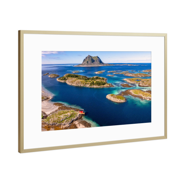Poster mit Rahmen Gold "Norwegen's Inselwelt von oben" artboxONE - Natur,Reise,Reise / Strand und Meer,Reise / Länder