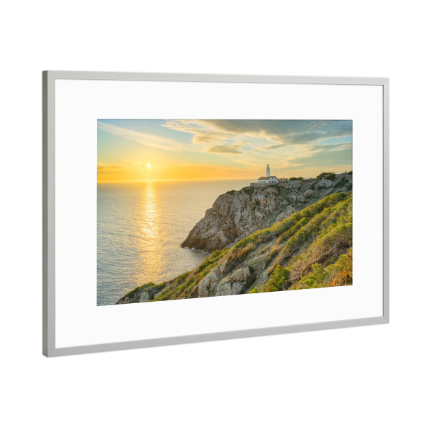 Poster mit Rahmen Silber "Leuchtturm von Capdepera" artboxONE - Natur,Reise,Reise / Strand und Meer