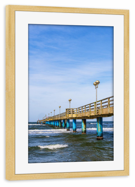 Poster mit Rahmen kiefer "Seebrücke und Wellen" artboxONE - Natur,Reise,Architektur,Reise / Strand und Meer