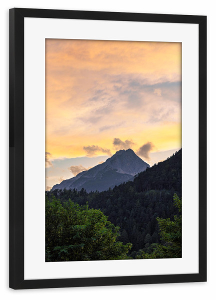 Poster mit Rahmen schwarz "Sonnenuntergang und Berggipfel" artboxONE - Natur,Reise