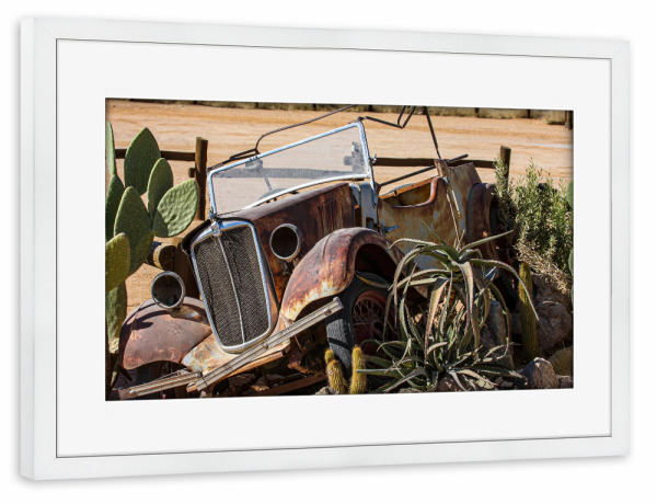 Poster mit Rahmen weiß "Ein Oldtimer bei Solitär" artboxONE - Reise / Afrika,Automobile - Namibia,Oldtimer,Auto,Kfz,Schrott,Kaktus,Solitär,Afrika