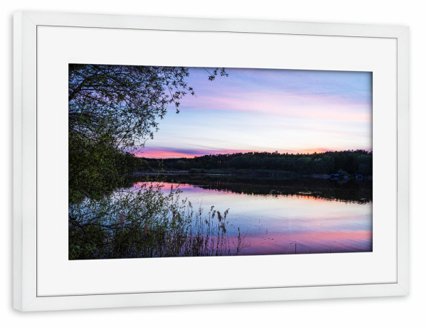 Poster mit Rahmen weiß "Sonnenuntergang am Nebelsee" artboxONE - Natur,Reise