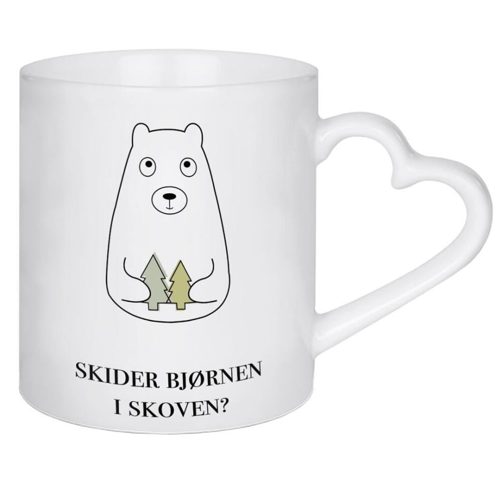 Herztasse "Skider" artboxONE - Typografie,Tiere,Schwarzweiß - Bären,Wald,Kacken,Bäume,Unschuldig,Süß,Sprichwort,Dänisch