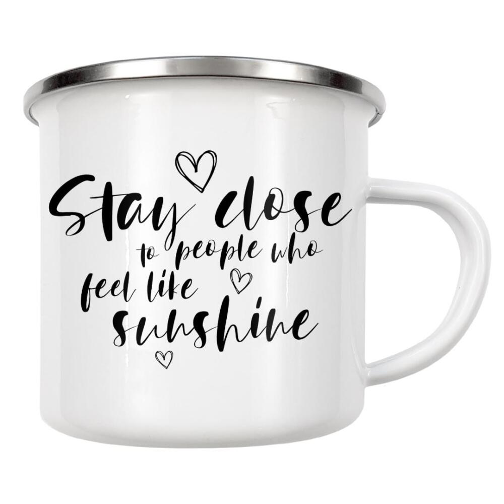 Emaille Tasse "Stay close" artboxONE - Typografie,Schwarzweiß,Liebe