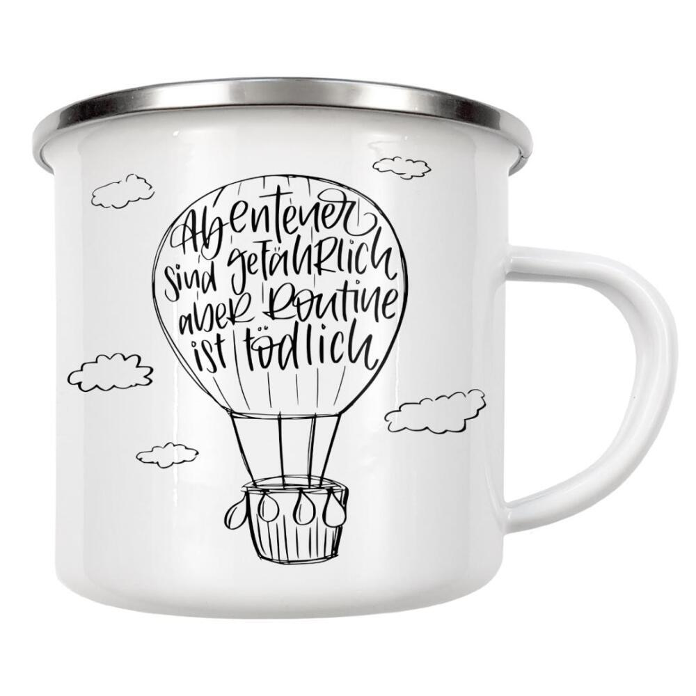 Emaille Tasse "Abenteuer statt Routine" artboxONE - Typografie,Reise,Schwarzweiß,Für Mama,Für Papa
