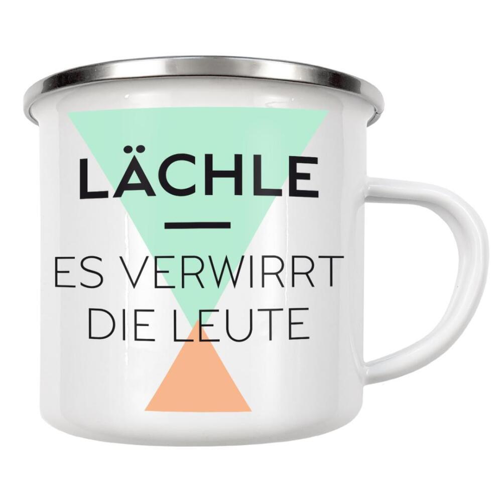 Emaille Tasse "Lächle – Es verwirrt die Leute" artboxONE - Typografie - Pastell,Typografie,Spruch,Orange,Grün,Türkis,80er,Muster,Lächle,Leute,Dreieck