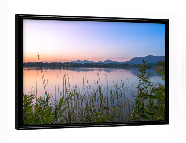 Poster mit schwarzem Rahmen "Purple dawn" artboxONE - Natur - Natur,See,Berge,Ruhe,Stille