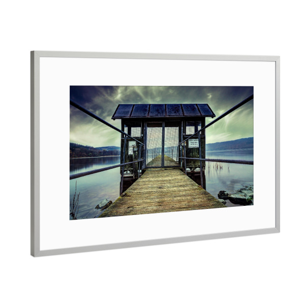 Poster mit Rahmen Silber "Baden verboten" artboxONE - Reise - Steg,Wasser,Baden,Pack die badehose ein
