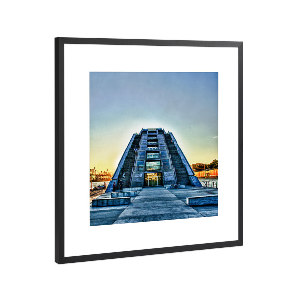 Poster mit Rahmen Schwarz (Metallic) "Treppenturm" artboxONE - Architektur - Dockland office building