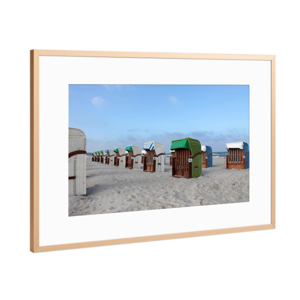 Poster mit Rahmen Kupfer "Meeresbrise" artboxONE - Städte / Hamburg - Strandkörbe,Urlaub,Nordsee,Ostsee,Spießig