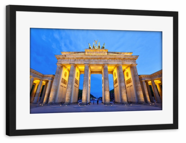 Poster mit Rahmen schwarz "Brandenburger Tor 2" artboxONE - Städte / Berlin