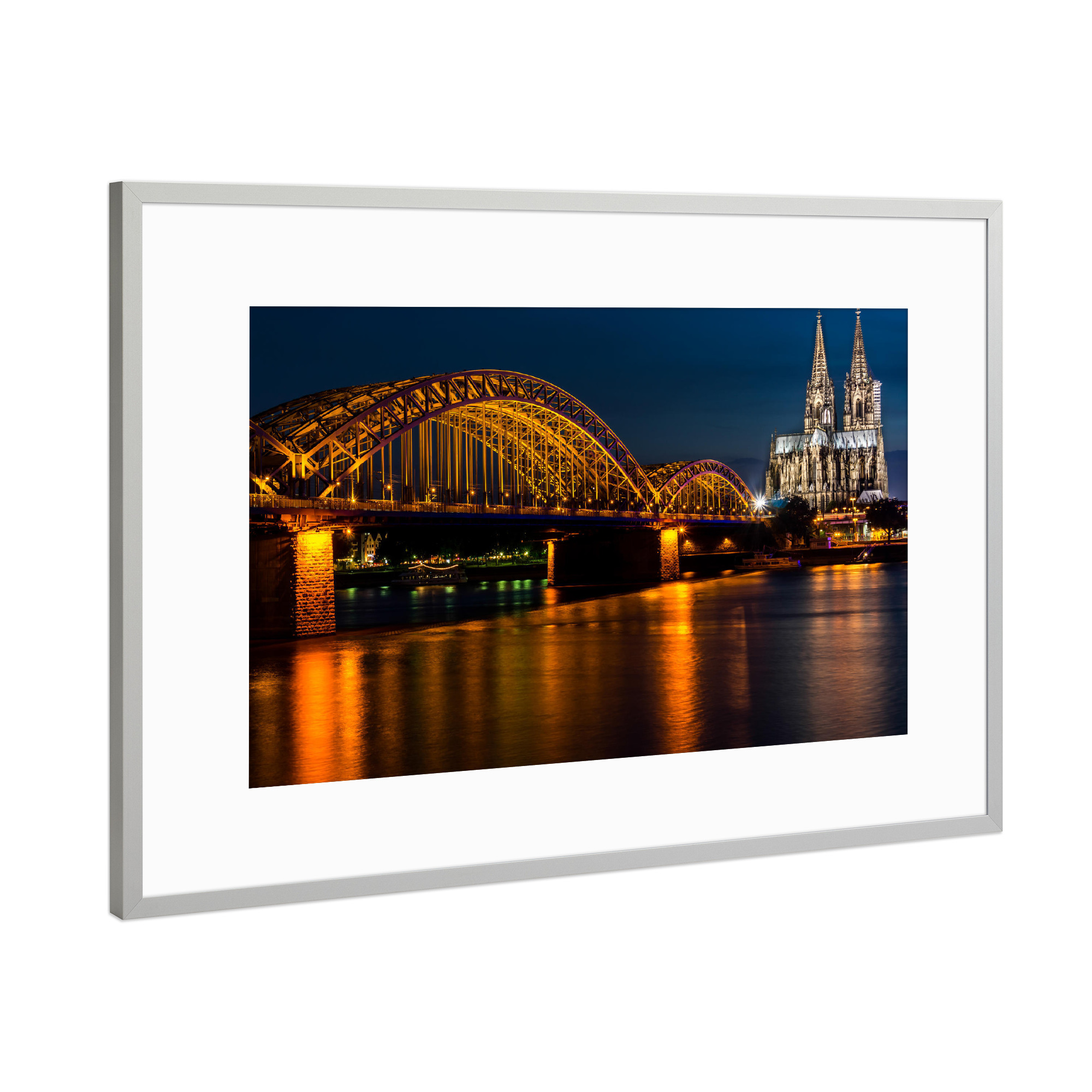 Poster mit Rahmen Silber "Köln Silhouette 2" artboxONE - Städte / Berlin,Städte / Köln - Hohenzollernbrücke,Kölner dom,Köln nacht,Rhein,Skyline köln