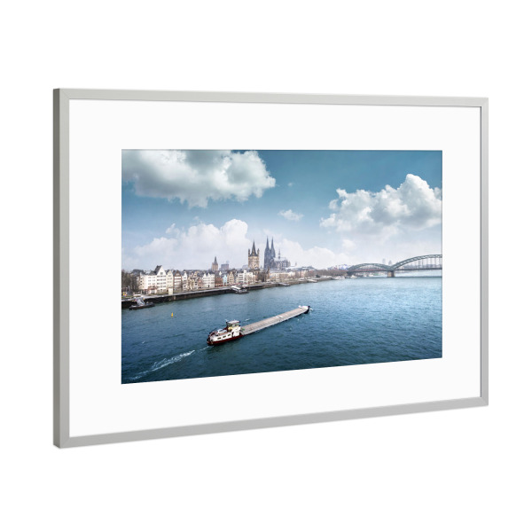 Poster mit Rahmen Silber "Mit dem Strom" artboxONE - Städte / Köln