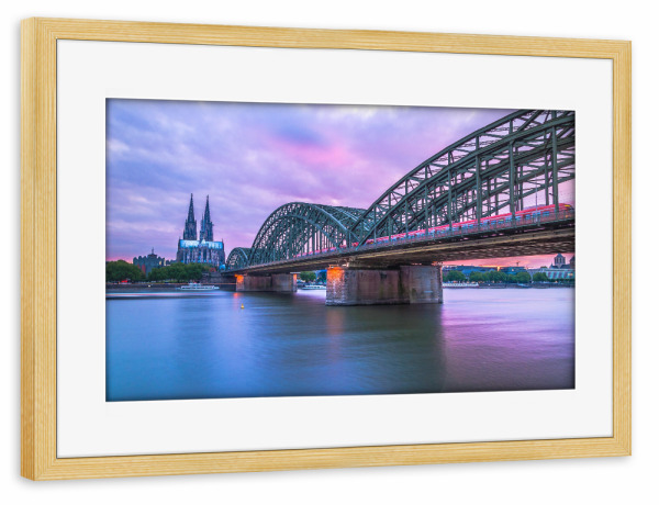 Poster mit Rahmen kiefer "Eine bunte Stadt" artboxONE - Städte / Köln