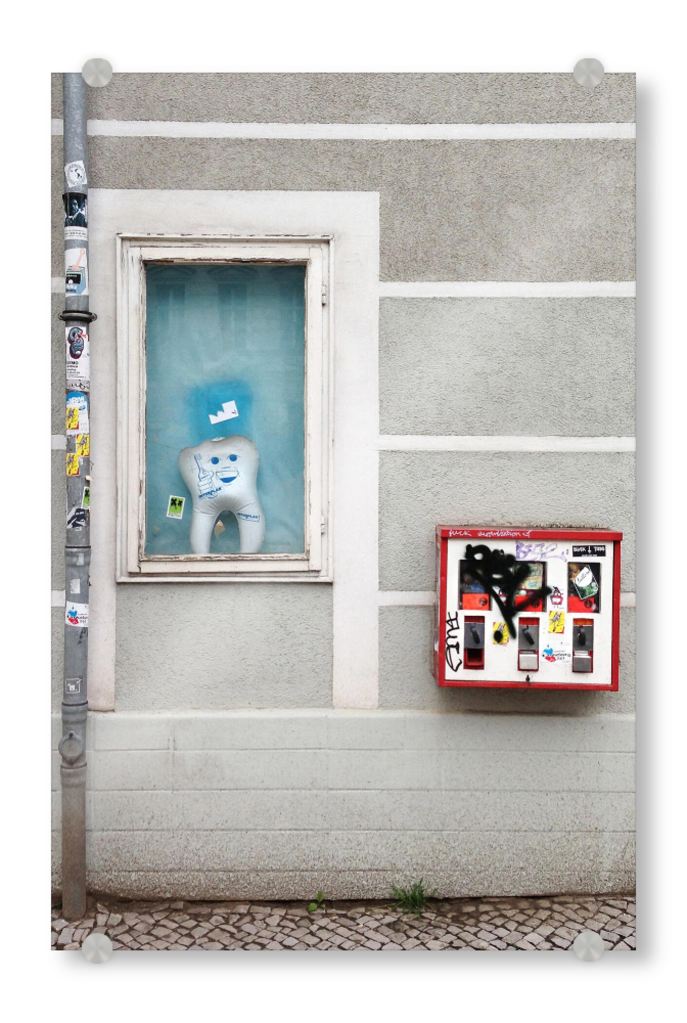 Acrylglasbild "Gut für die Zähne" artboxONE - Rock the kitchen,Essen & Trinken,Streetart - Kaugummiautomat,70er,80er,90er,Retro,Gum,Kaugummi