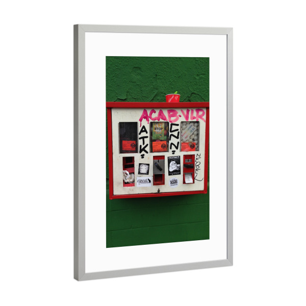 Poster mit Rahmen Silber "Broken Dreams" artboxONE - Rock the kitchen,Essen & Trinken,Streetart - Kaugummiautomat,70er,80er,90er,Retro,Gummi,Kaugummi