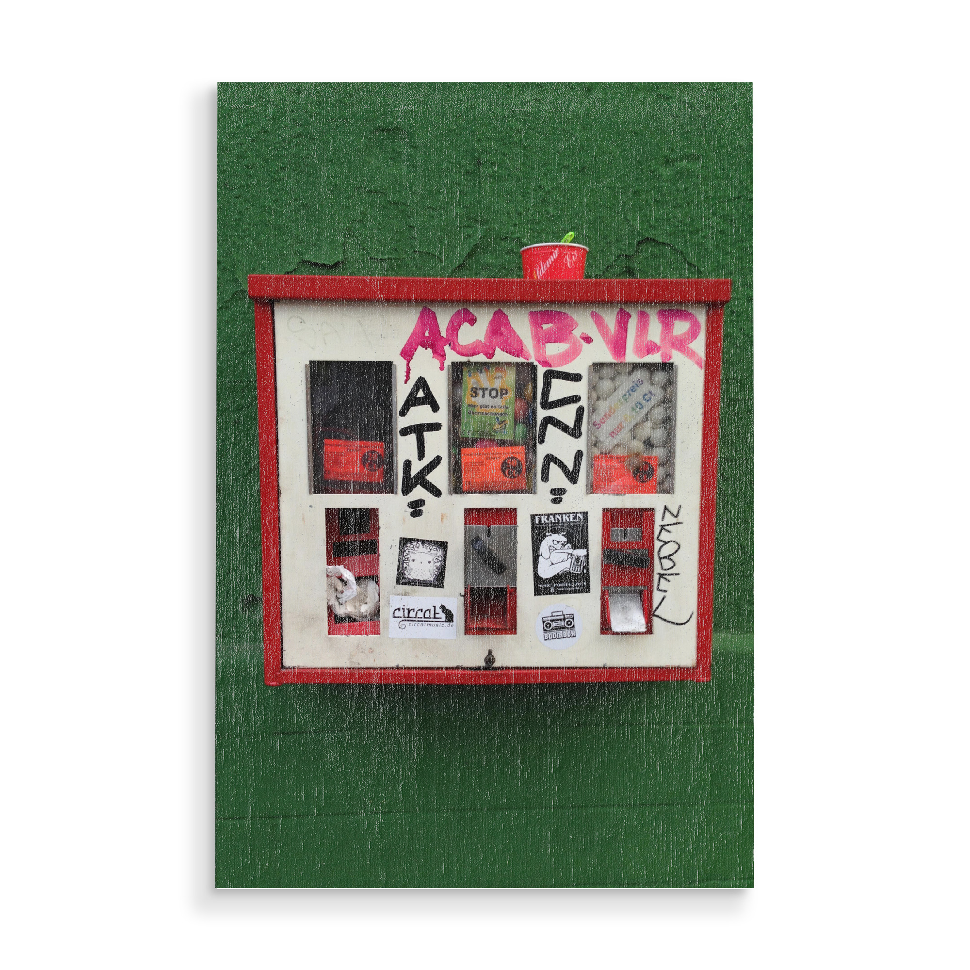 Holzbild "Broken Dreams" artboxONE - Rock the kitchen,Essen & Trinken,Streetart - Kaugummiautomat,70er,80er,90er,Retro,Gummi,Kaugummi