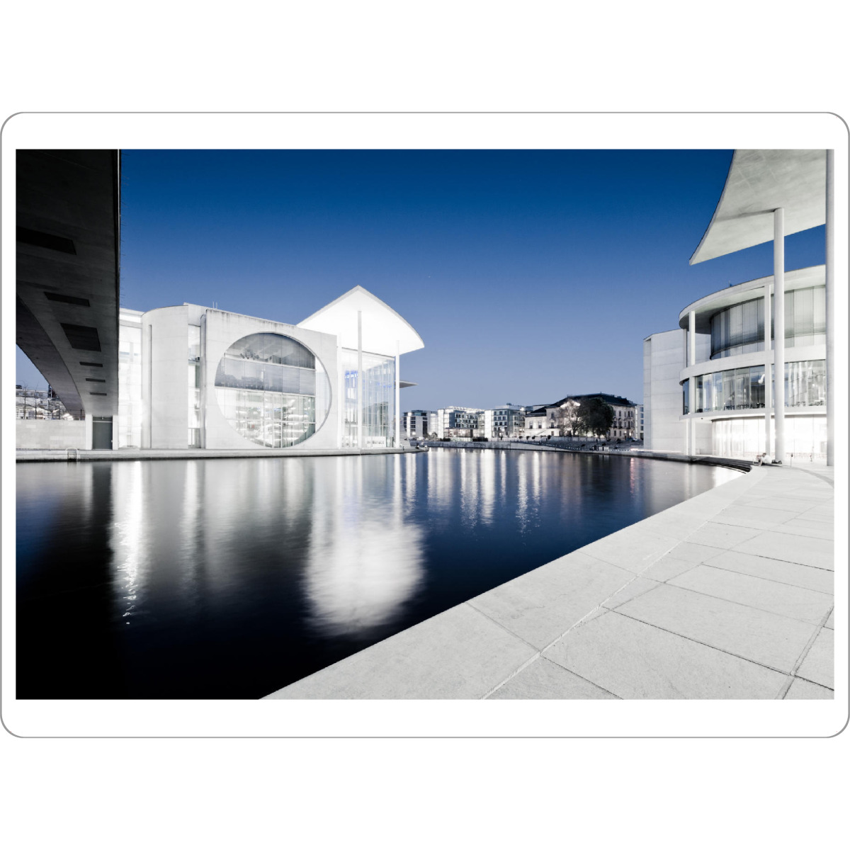 Tischset "Architektur Kanzleramt" artboxONE - Städte / Berlin - Berlin,Kanzleramt,City,Architektur,Stadt,Abend,Nacht,Wasser,Teich - Bild berlin