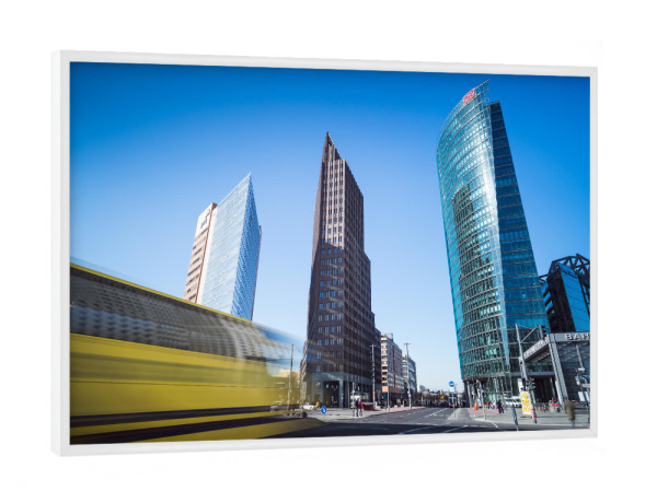 Poster mit weißem Rahmen "Potsdamer Platz Rush Hour" artboxONE - Städte / Berlin