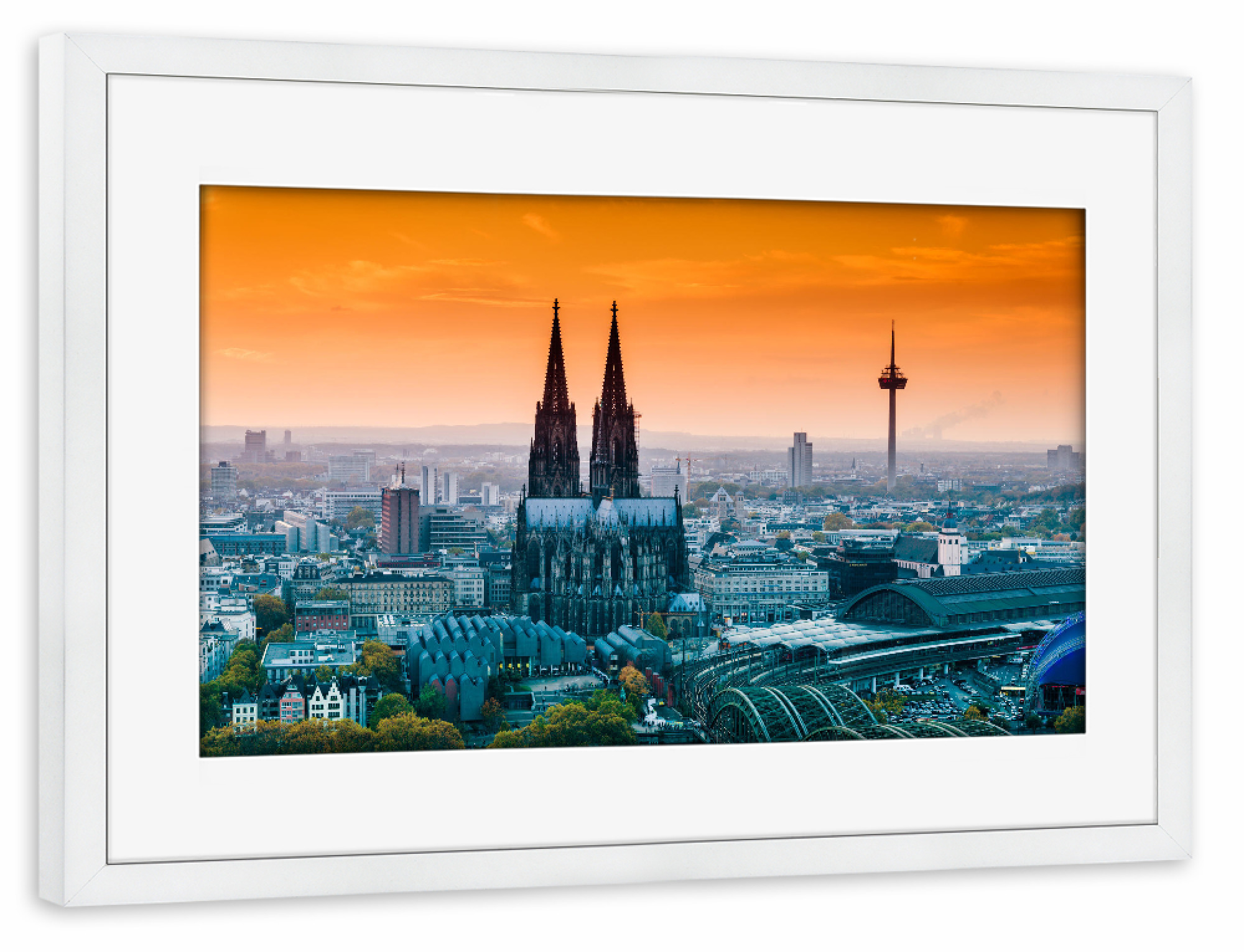 Poster mit Rahmen weiß "Fernsehturm Köln mit Dom" artboxONE - Städte / Köln - Köln,Cologne,Kölle,Fernsehturm,Hohenzollernbrücke,Nacht,Kölner dom,Dom