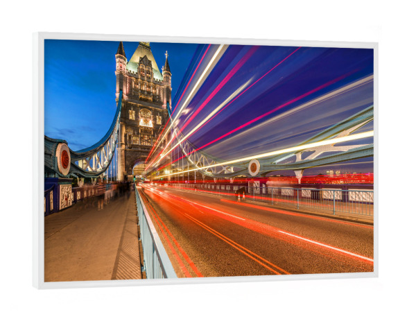 Poster mit weißem Rahmen "Towerbridge Street Lights" artboxONE - Städte / London