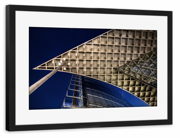 Poster mit Rahmen schwarz "Posttower in Bonn" artboxONE - Architektur - Geometrie,Formen,Hauswand,Froschperspektive,Hoch,Gebäude,Hochaus,Urban