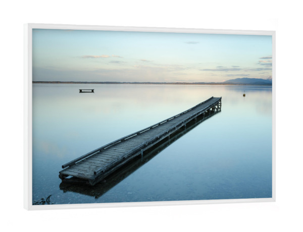 Poster mit weißem Rahmen "Steg am Chiemsee" artboxONE - Natur,Reise
