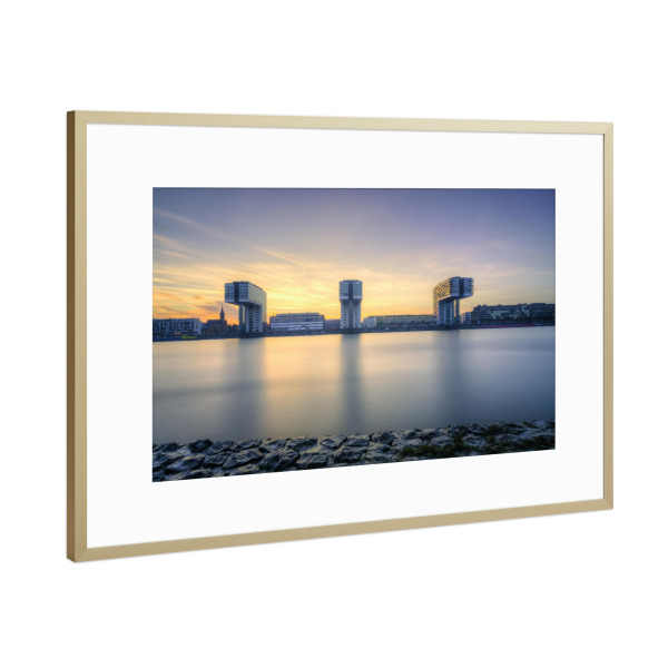 Poster mit Rahmen Gold "Rheinromantik Kranhäuser" artboxONE - Städte / Köln