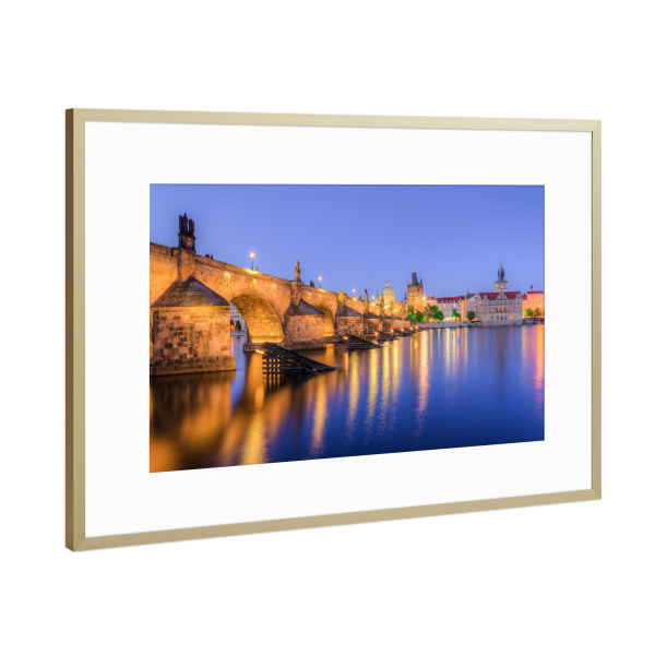 Poster mit Rahmen Gold "Karlsbrücke Prag" artboxONE - Städte / Düsseldorf,Städte / Prag